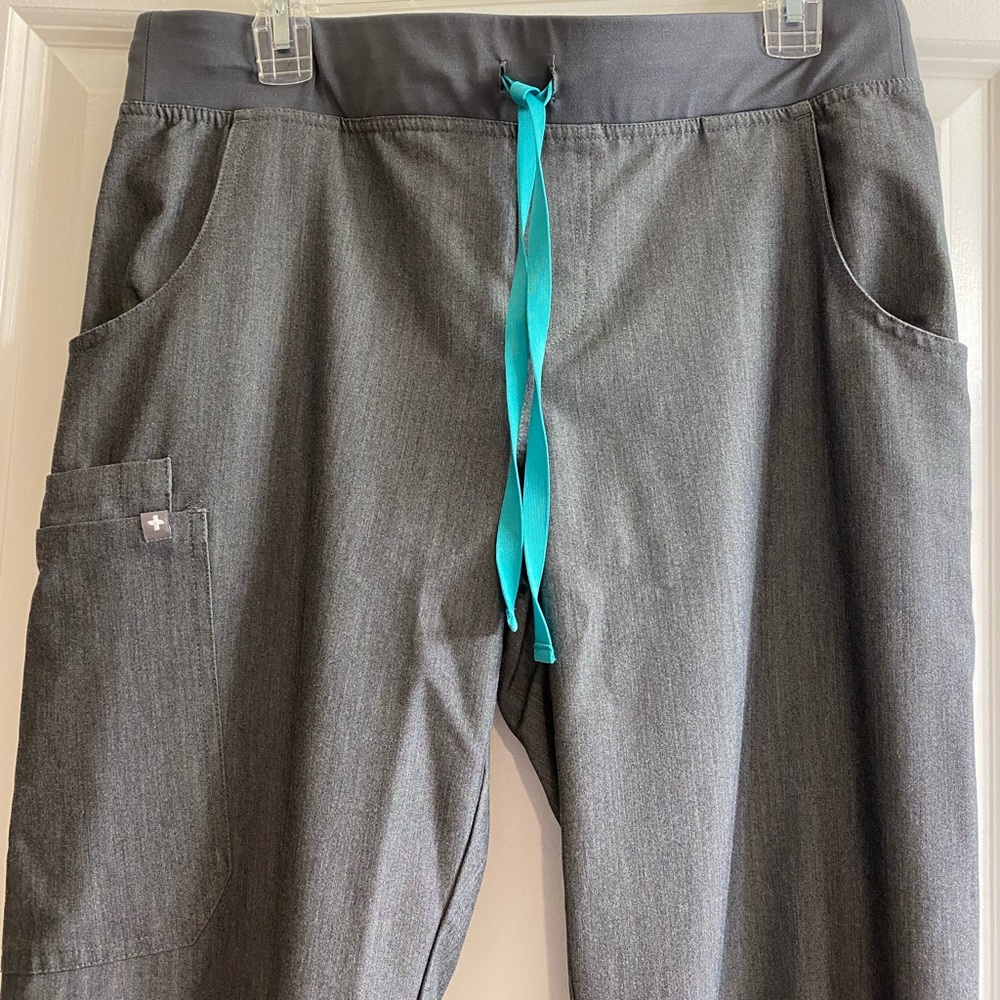 Figs Graphite kade women’s medium tall scrub pants